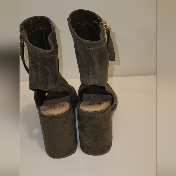 Olive green heeled sandals US 6.5 - Picture 3 of 9